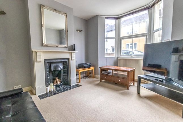 Terraced house to rent in William Street, Swindon, Wiltshire