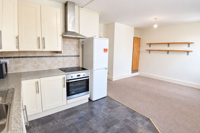 Flat 2, James House, London photo 3