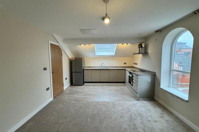 Flat 3,, 14 High Street, Walsall photo 5