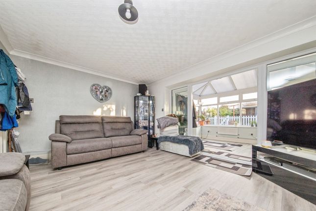 7, Burmanny Close, Clacton-On-Sea photo 3