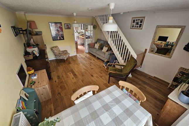 Bartlett Close, Taunton photo 3