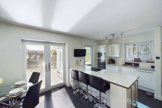2 Rosparvah Gardens, Heamoor photo 4
