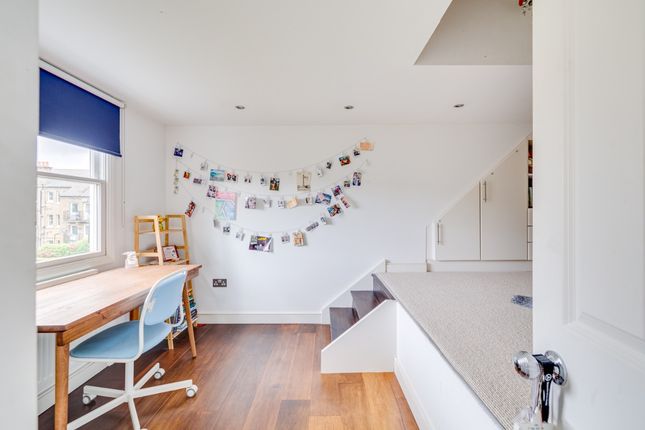 Terraced house for sale in First Avenue, London