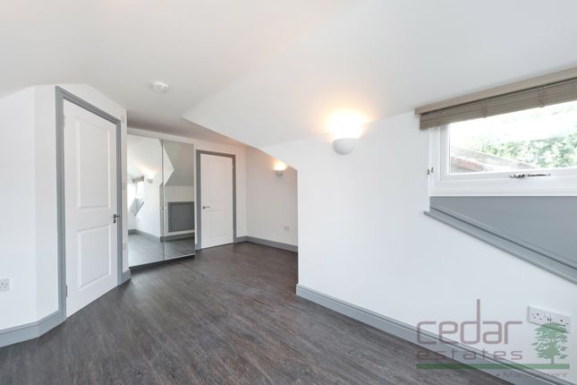 Flat 2, 50a, St Paul's Avenue, London photo 3