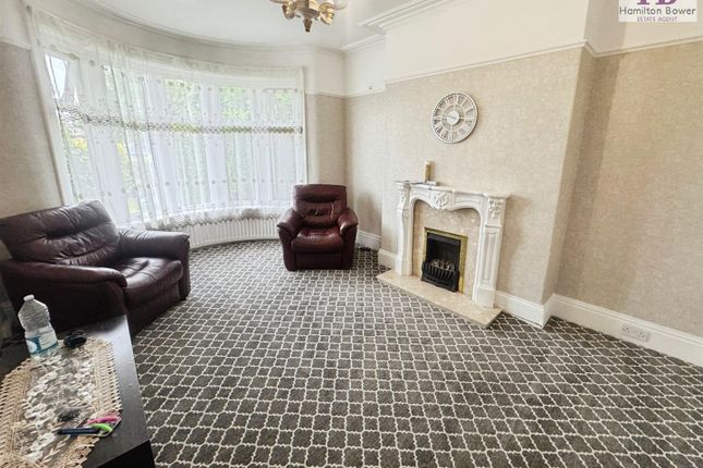 2, Beechwood Drive, Bradford photo 2