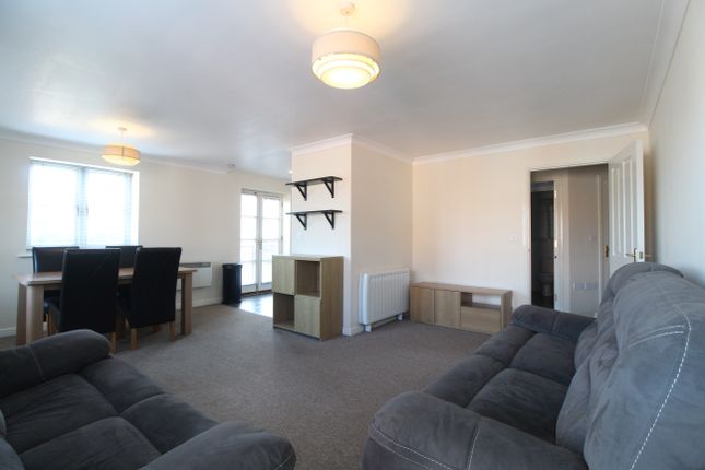 99, Albany Gardens, Colchester photo 2