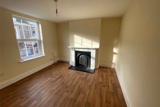 Flat to rent in Middle Street South, Driffield, East Riding Yorkshire