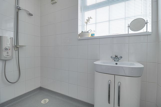 Flat for sale in St. Clements Drive, Leigh-On-Sea