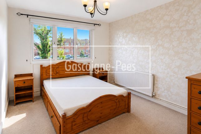 90, Guildford photo 4