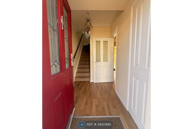 Chaseside Close, Romford photo 2