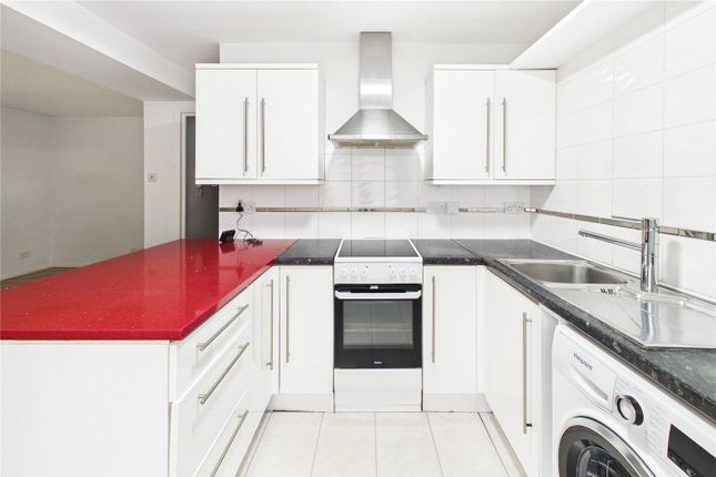 15, Caroline Close, London photo 4