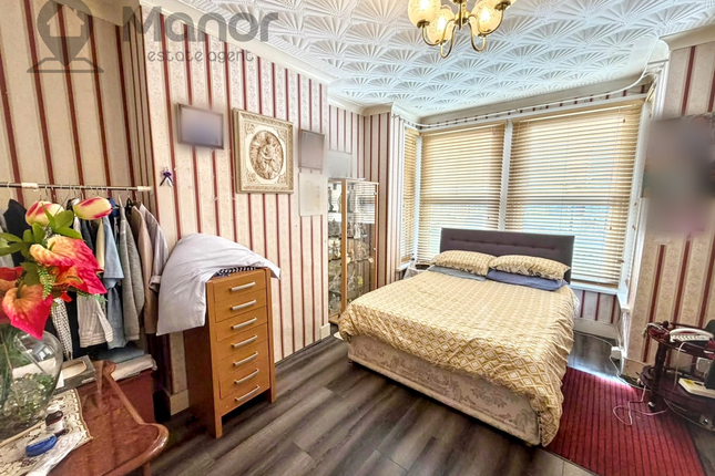 39 Chesterford Road, London photo 2