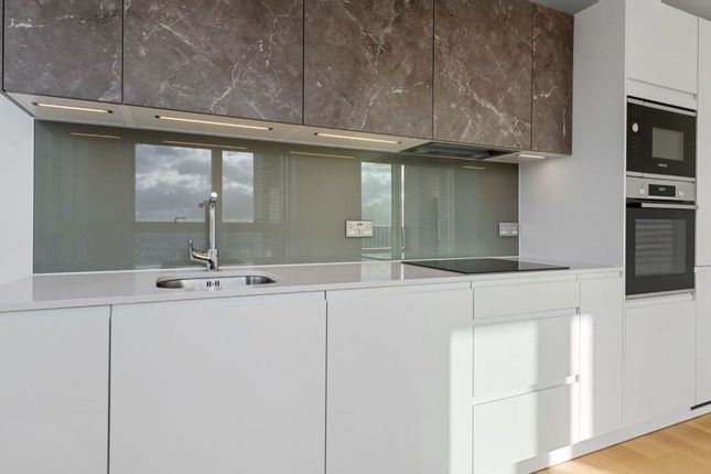Apartment 82, Duval House, London photo 3