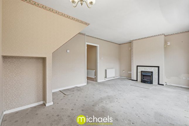 32, Ashbury Drive, Colchester photo 2