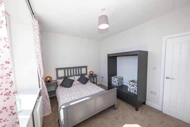 Flat 2, 34 Hanover Street, Swansea photo 4