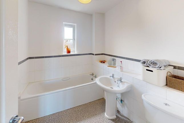 48, Brookfield, Newcastle upon Tyne photo 4