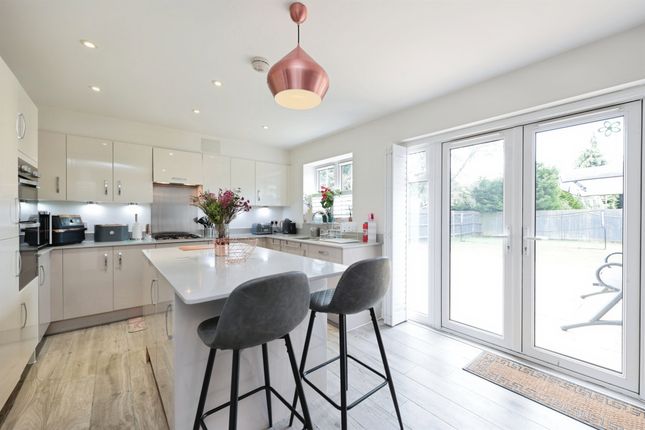 4, Kingswood Park, HIGH WYCOMBE photo 4
