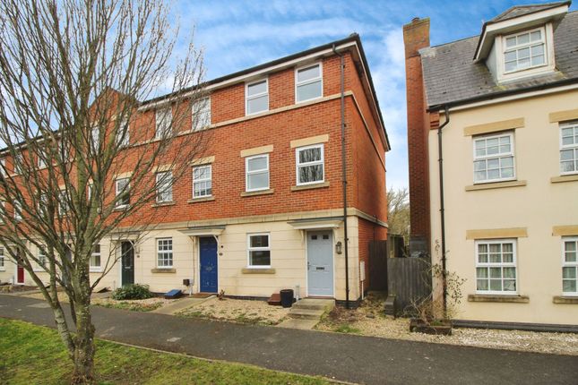 Thumbnail End terrace house to rent in Fenton Avenue, Swindon