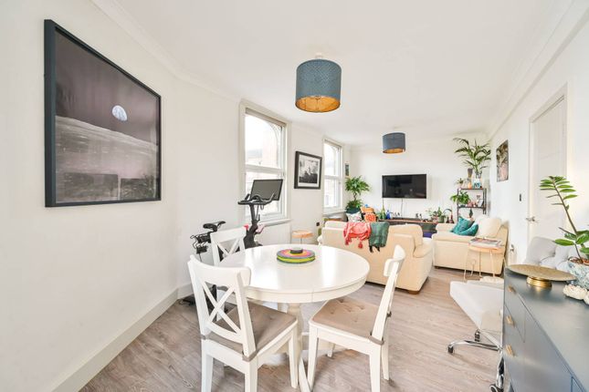 Flat for sale in Catesby Street, Elephant And Castle, London