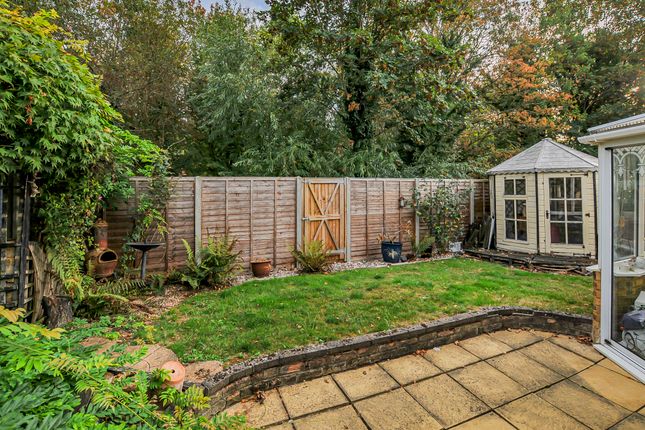 17, Firs Drive, Slough photo 4
