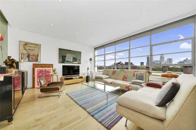 Flat for sale in Shepherdess Walk, London