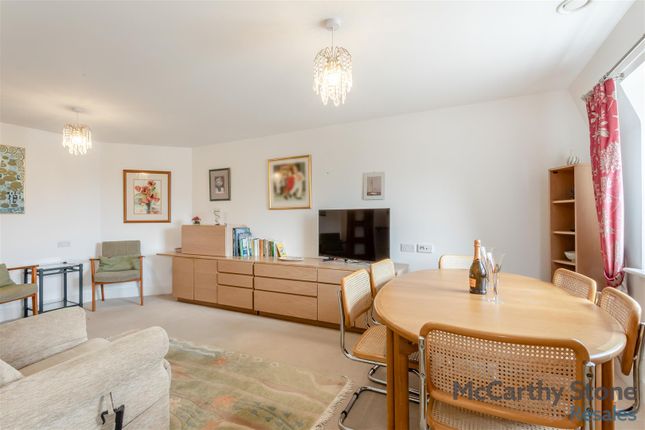 40 Peel Court, College Way, Welwyn Garden City photo 4
