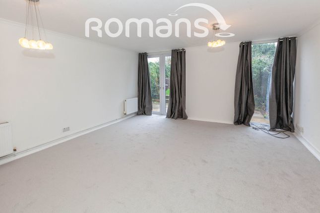 16, Ellison Close, Windsor photo 4