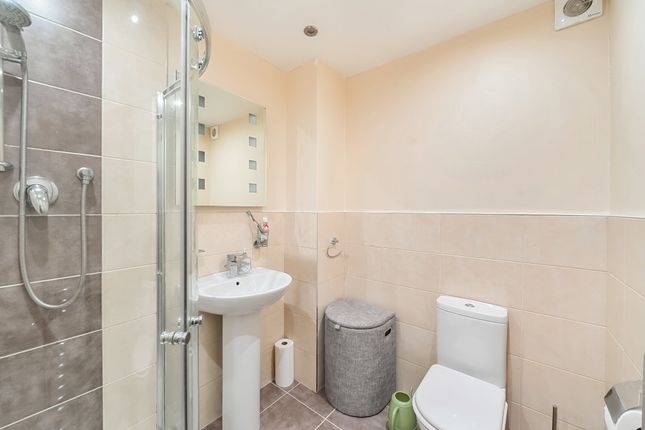 Flat for sale in The Court, The Lane, Alwoodley, Leeds