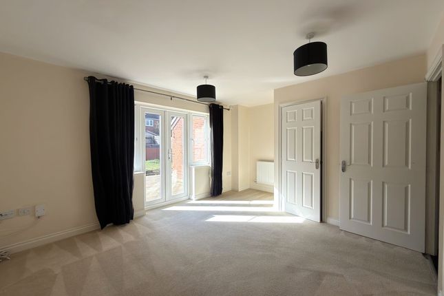 Leconfield Drive Kingsway, Gloucester photo 4