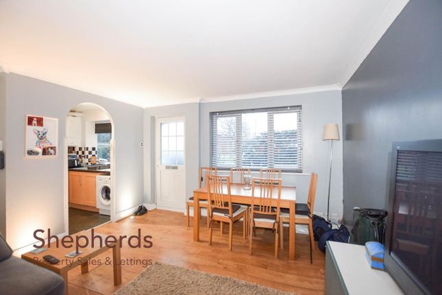 9 Napier Court, Flamstead End Road, Cheshunt photo 4