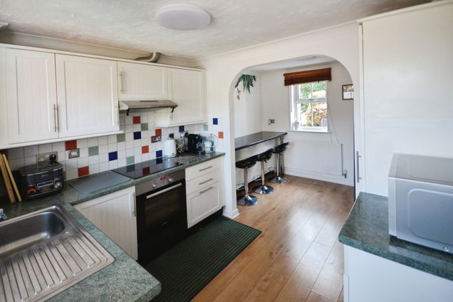 63, Travellers Lane, Hatfield photo 4
