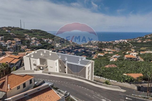 Thumbnail Apartment for sale in Câmara De Lobos, Câmara De Lobos, Ilha Da Madeira