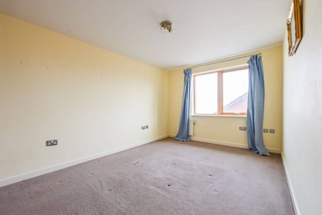 Thumbnail Flat for sale in St Pauls Way, Mile End, London