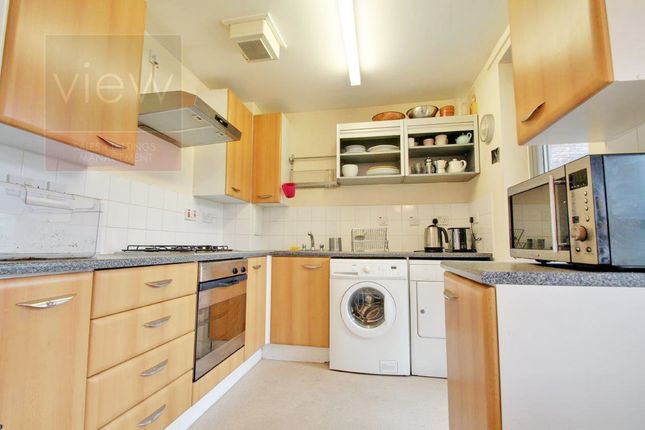 Flat to rent in Page Street, London
