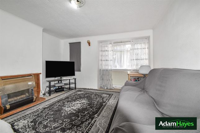 23, Amberden Avenue, Finchley Central photo 2