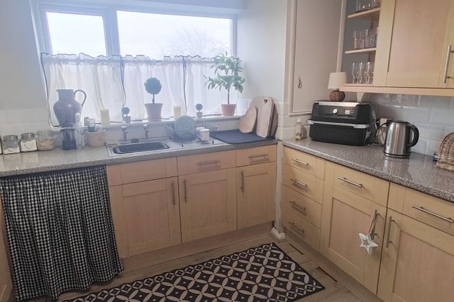 Flat 41, The Fish Bar, BURTON-ON-TRENT photo 3