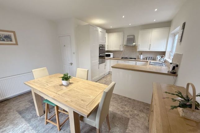 23, Oakmere Lane, Potters Bar photo 2