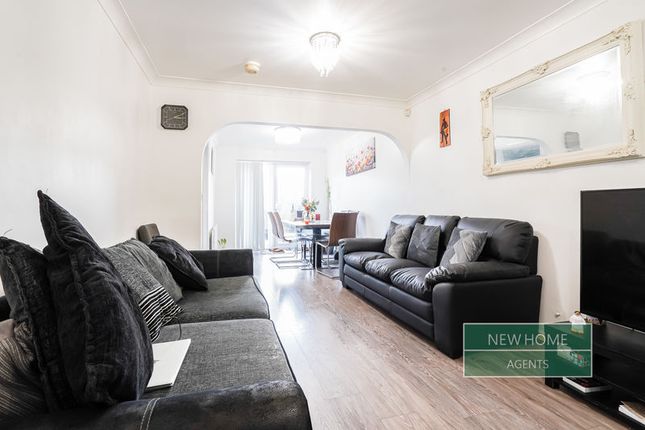 17 Parkside Mews, Stanley Road, Manchester photo 2