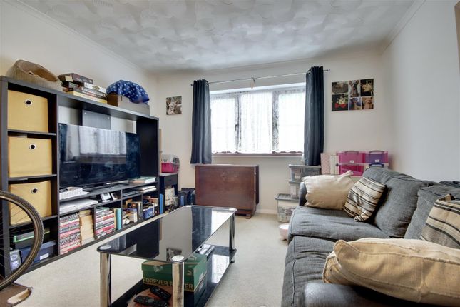 Flat for sale in Inverness Road, Portsmouth