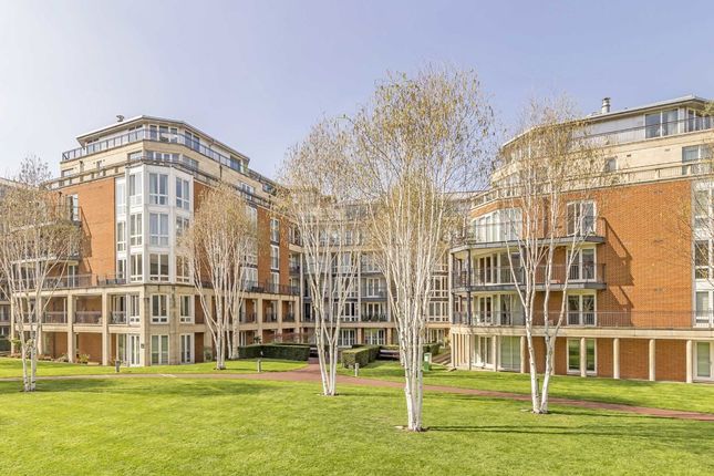 27 Lucas House, Coleridge Gardens, London photo 4