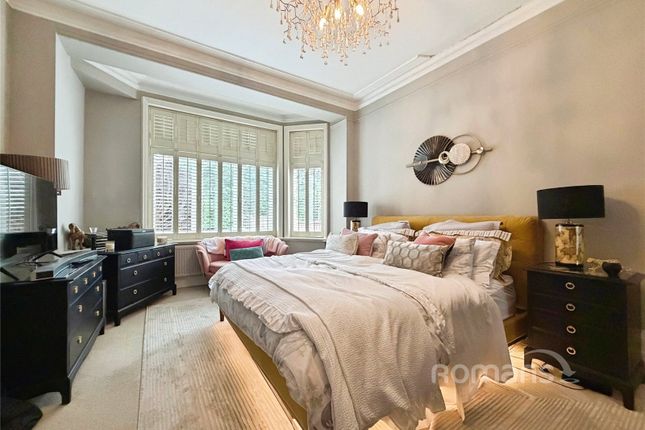 1, Crawley Lodge, Camberley photo 3