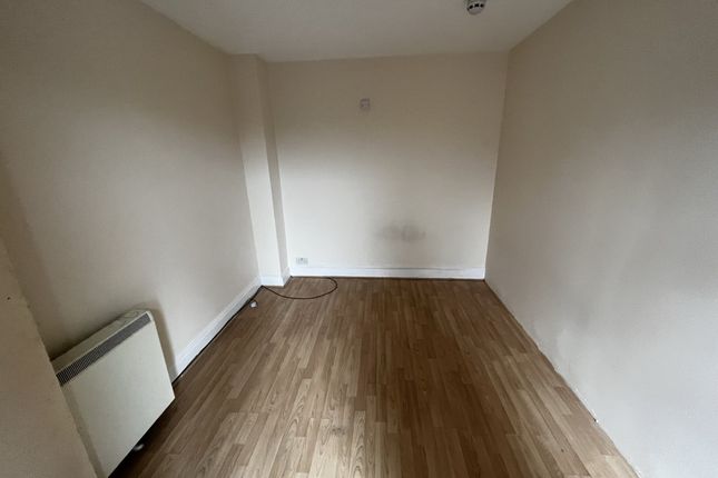 Ashgrove, Pontyberem Carmarthenshire photo 5