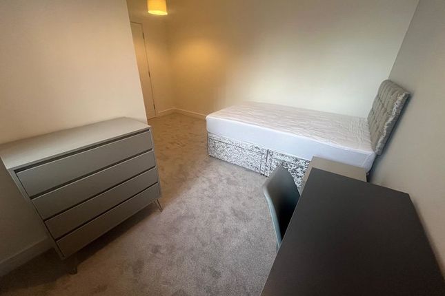 Room 2, FFF, 7, Cleeve Wood Road, Bristol photo 5