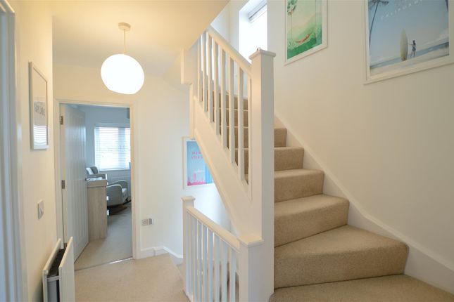 36, Boundary Drive, Slough photo 4