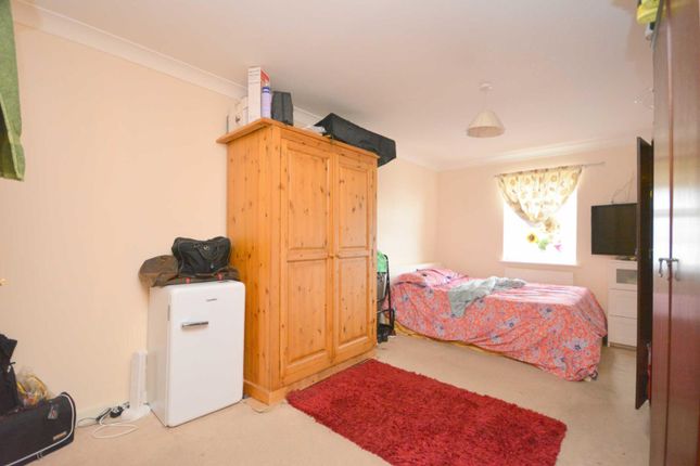 Flat for sale in Zion Place, Margate, Kent