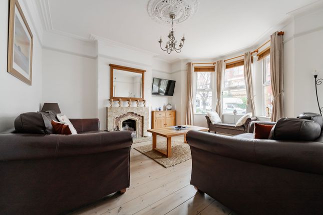 14 Clarence Road, Great Yarmouth photo 2