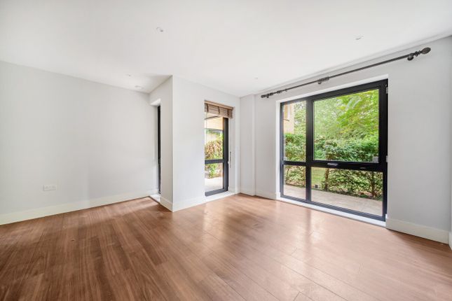 5, Skylark Court, 33, Pipit Drive, London photo 4