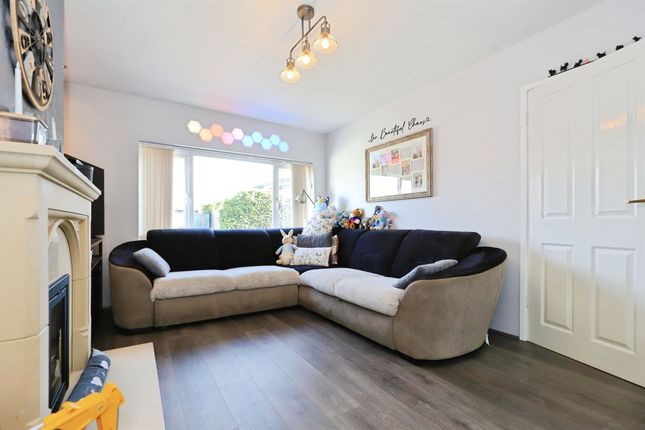 23, Holmcroft Road, Kidderminster photo 4