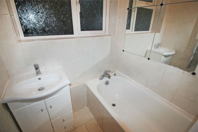 Maisonette for sale in Sterling Avenue, Edgware