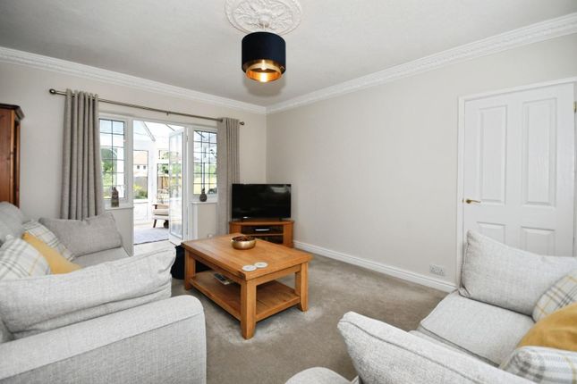 52, Highfield Lane, Chesterfield photo 4